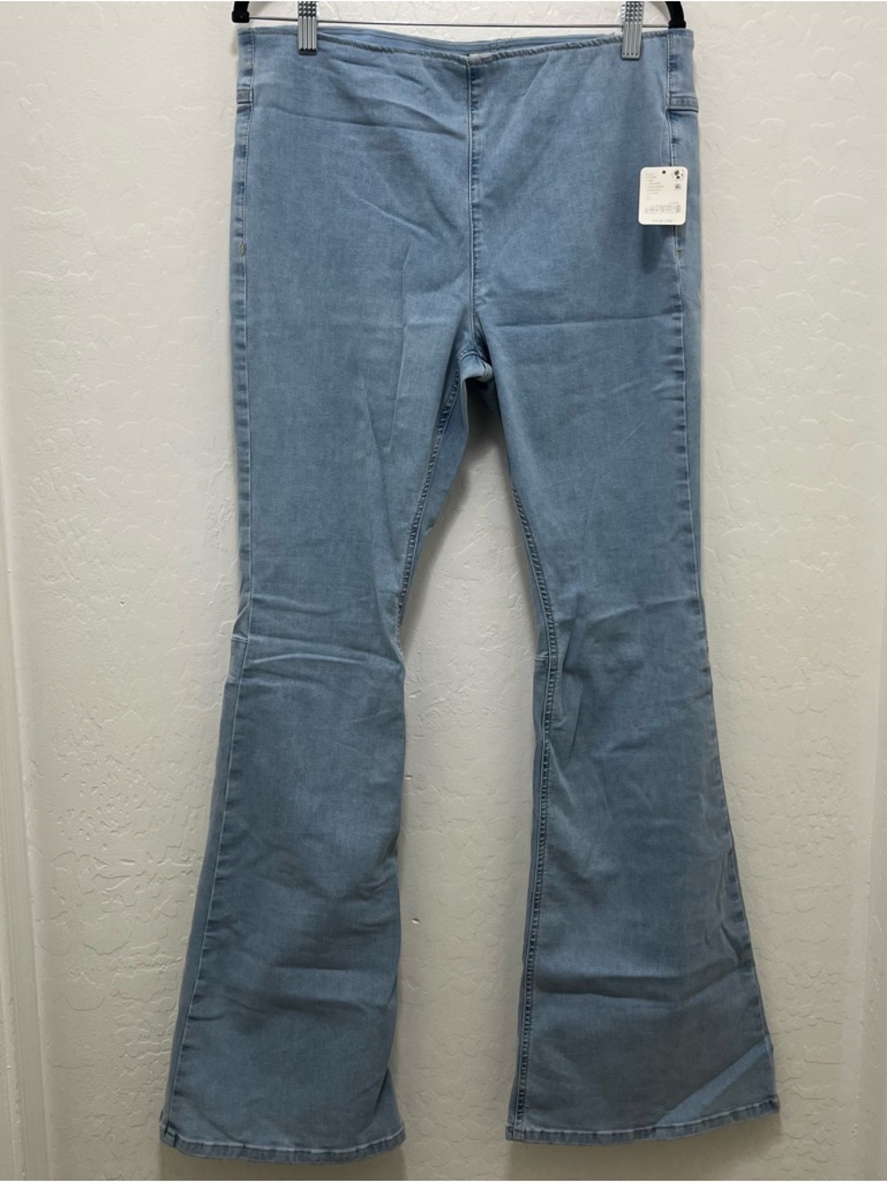 NWT We The Free 32 Blue Penny Pull On Mid Rise Flare Jeans - Picture 4 of 9